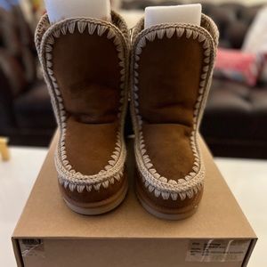 NIB Mou Eskimo 24 Boots, size 39/8